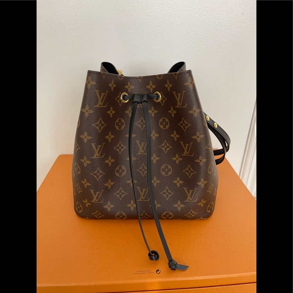 Like New Louis Vuitton NÉONOÉ MM Bag